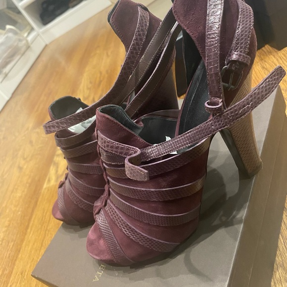 Bottega Veneta Heels. Worn once. - Picture 4 of 5